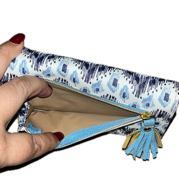 Buxton Multi-Pattern Print Tassel Bi-Fold Women’s Wallet, Blue & White - Picture 4 of 16